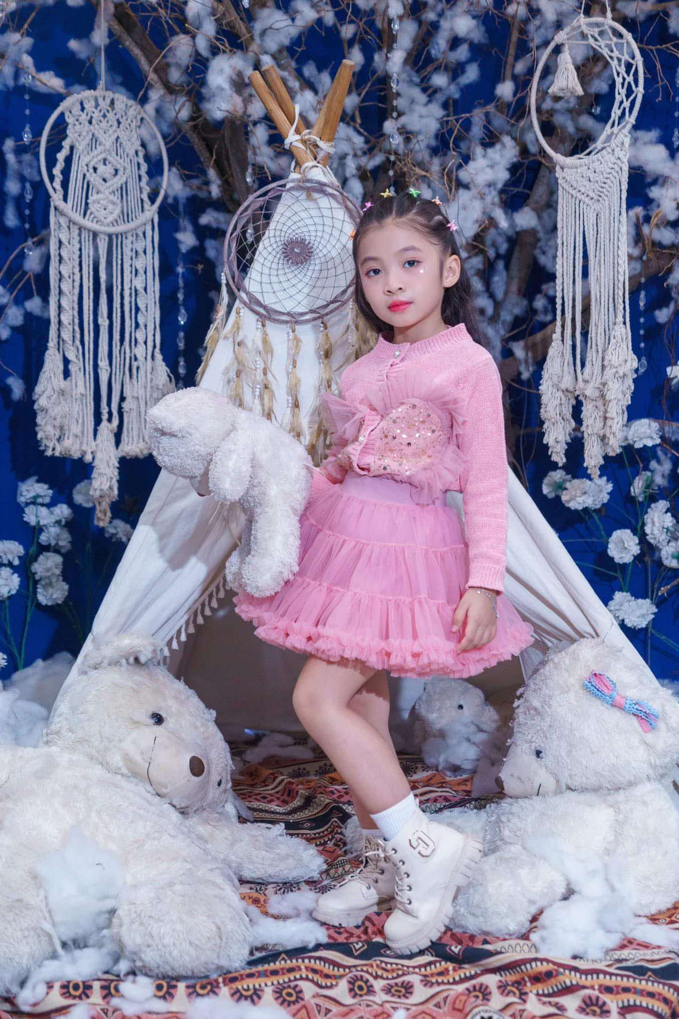 Mẫu nhí Đặng Tiểu Linh: Mỗi lần xuất hiện trên sàn diễn là một trải nghiệm quý giá- Ảnh 5.