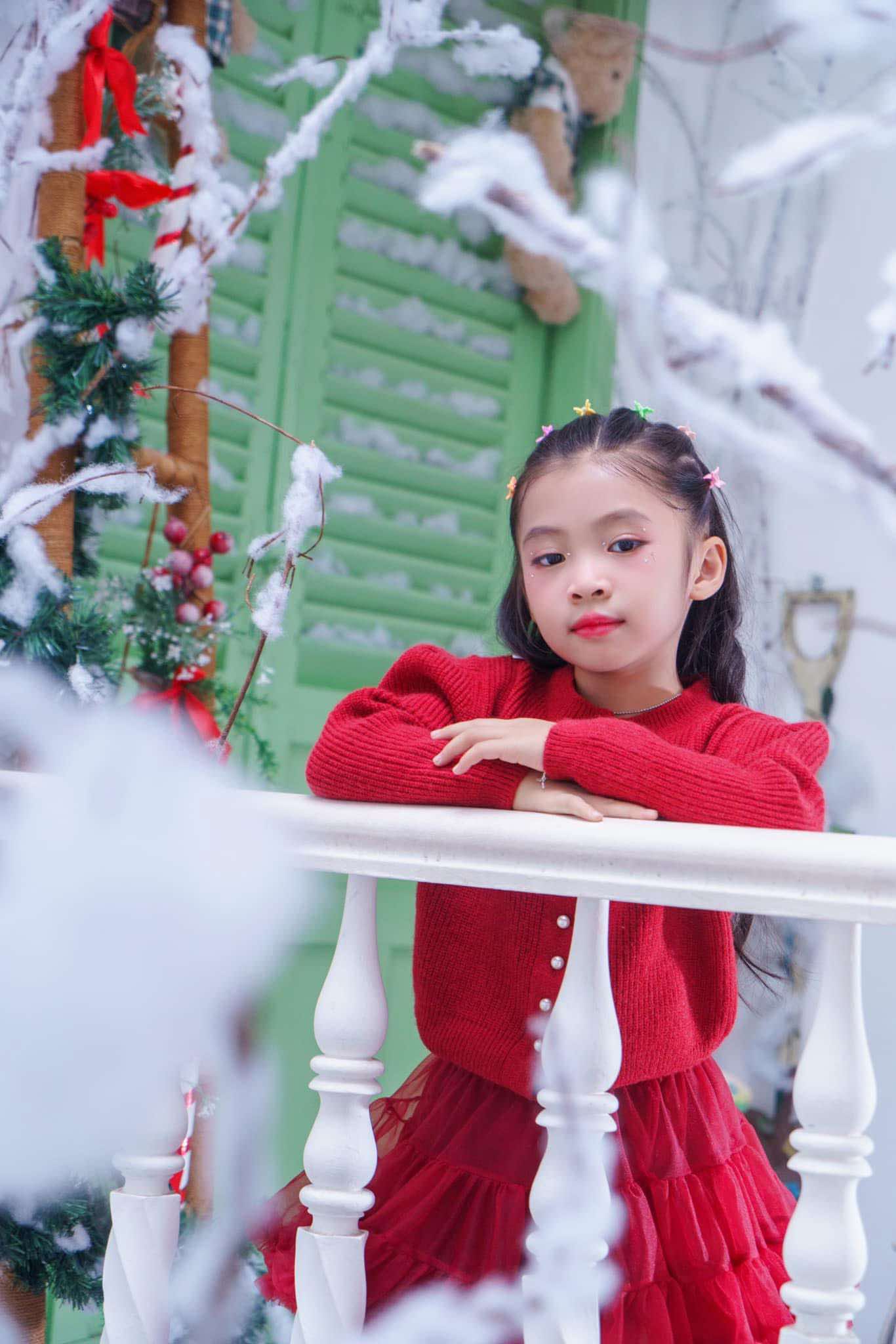 Mẫu nhí Đặng Tiểu Linh: Mỗi lần xuất hiện trên sàn diễn là một trải nghiệm quý giá- Ảnh 1.