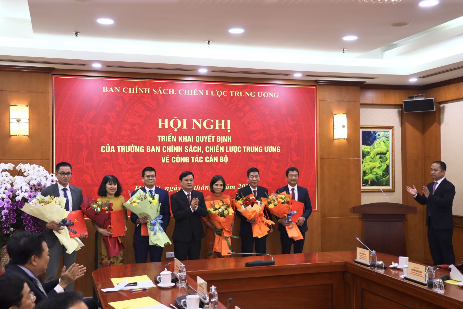 Bộ Chính trị bổ nhiệm 3 Phó Trưởng Ban Chính sách , chiến lược Trung ương - Ảnh 7.