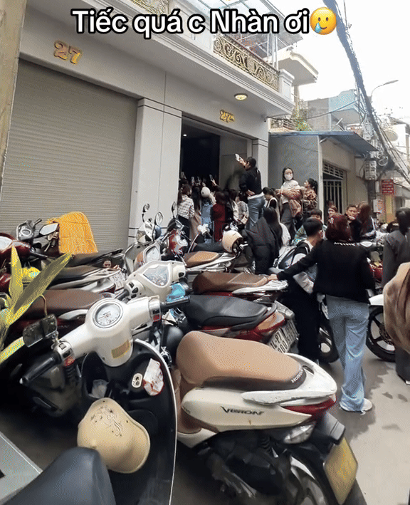 Xôn xao cảnh hơn 200 người đổ xô đến 1 căn nhà ở Hải Phòng, biết lý do tất cả nổ ra tranh cãi lớn- Ảnh 3. Xôn xao cảnh hơn 200 người đổ xô đến 1 căn nhà ở Hải Phòng, biết lý do tất cả nổ ra tranh cãi lớn- Ảnh 3.