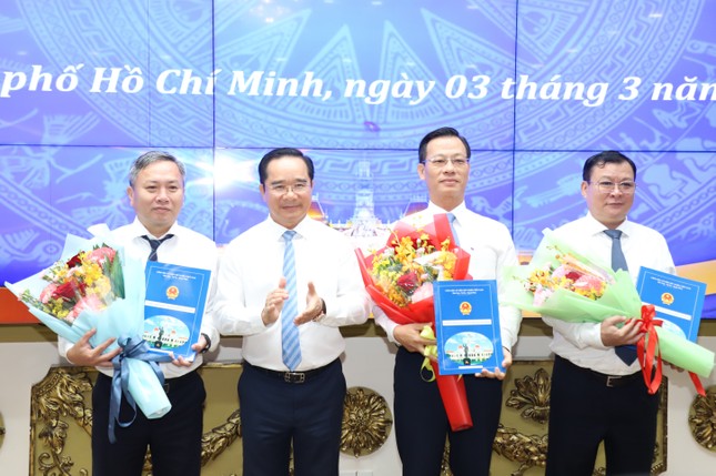 UBND TPHCM bổ nhiệm nhân sự chủ chốt: Đổi mới và phát triển mạnh - Ảnh 1.