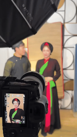 H&ograve;a Minzy - Văn To&agrave;n th&acirc;n thiết ra sao m&agrave; chủ động "x&agrave;o couple" rồi cho vay 4 tỷ kh&ocirc;ng suy nghĩ? - Ảnh 3.