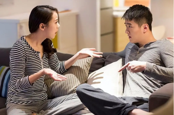 Tiết kiệm 2,1 tỷ đồng sau 10 năm kết hôn, bất ngờ phát hiện chỉ còn 18k - Ảnh 1.