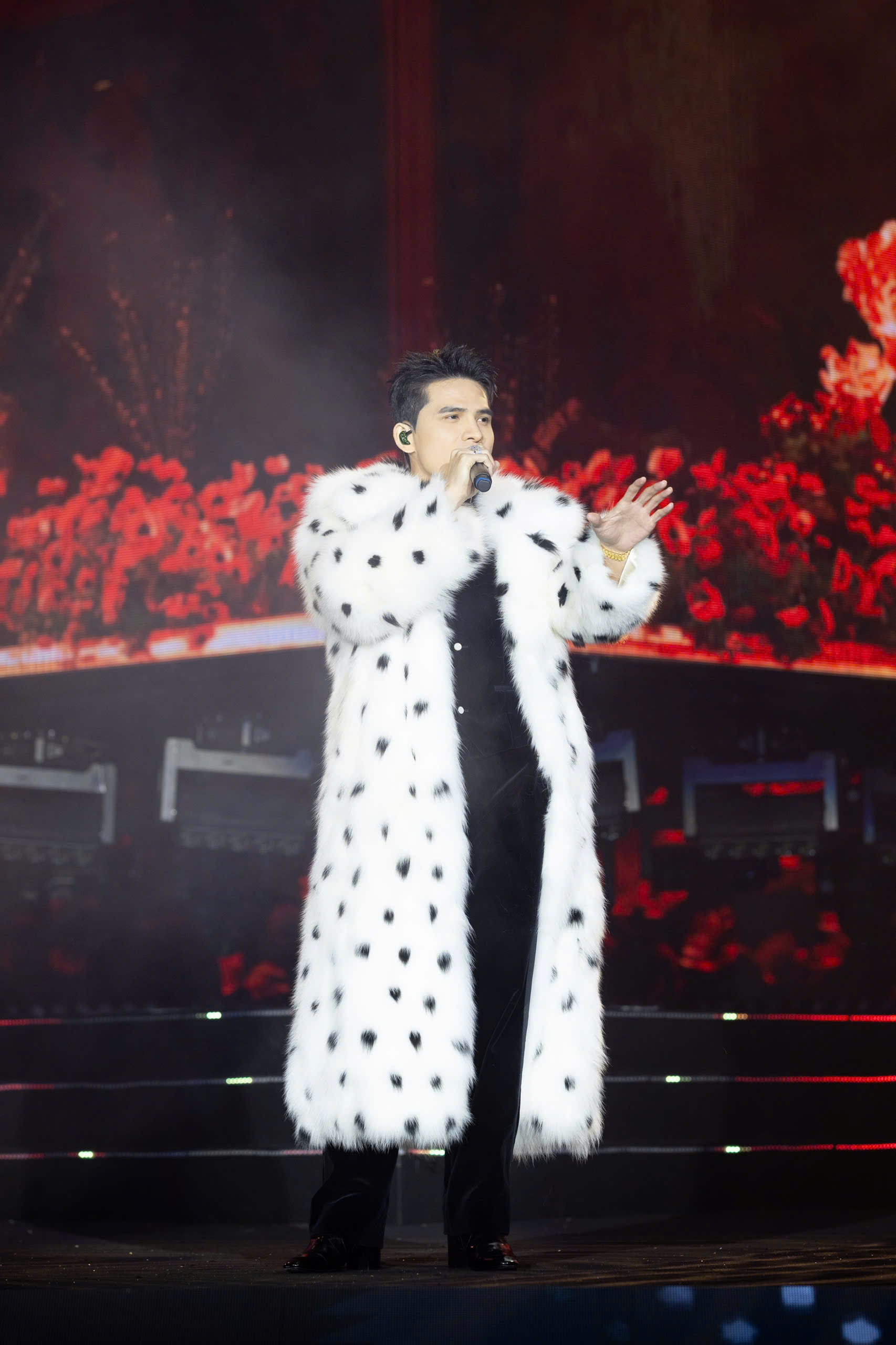 Đạo diễn Phạm Hoàng Giang nói về màn tái hợp sau 18 năm của Mỹ Tâm – Đan Trường tại Hà Nội- Ảnh 4.