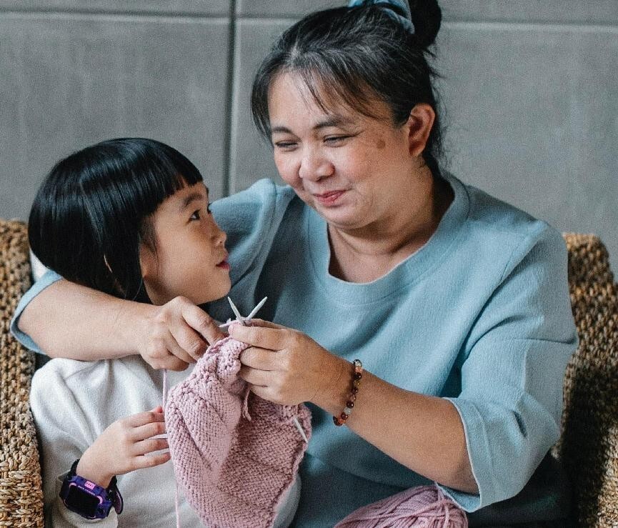 Con ơi, đừng mang ch&aacute;u đến thăm mẹ nữa v&agrave; nỗi l&ograve;ng cha mẹ gi&agrave; - Ảnh 1.