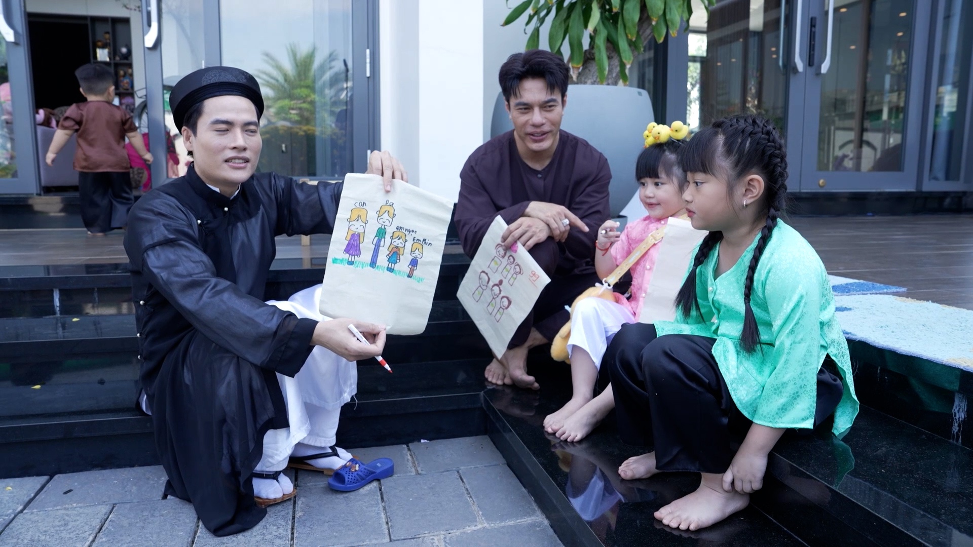 Màn tái xuất “gây cười sảng” của gia đình Lê Dương Bảo Lâm- Ảnh 4.