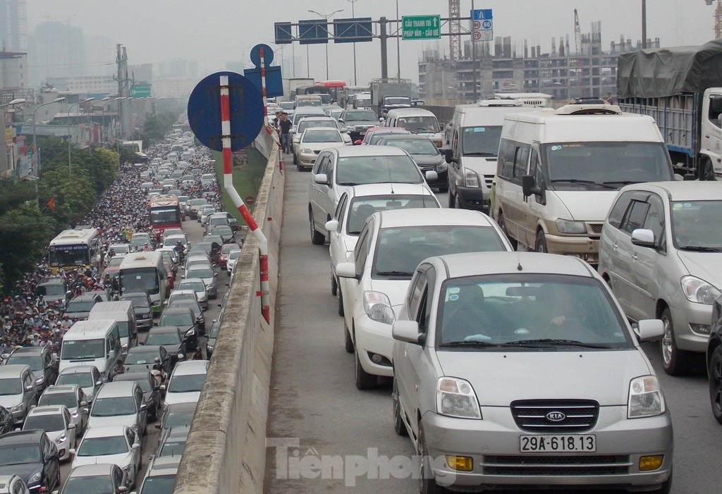 Đường Vành đai 3 trên cao Hà Nội quá tải gấp 8 lần gây ùn tắc triền miên - Ảnh 2.