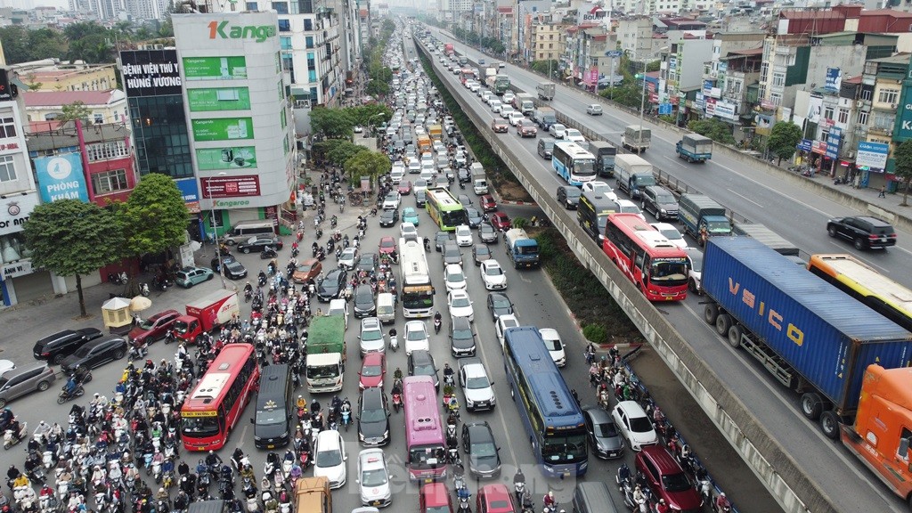 Đường Vành đai 3 trên cao Hà Nội quá tải gấp 8 lần gây ùn tắc triền miên - Ảnh 3.