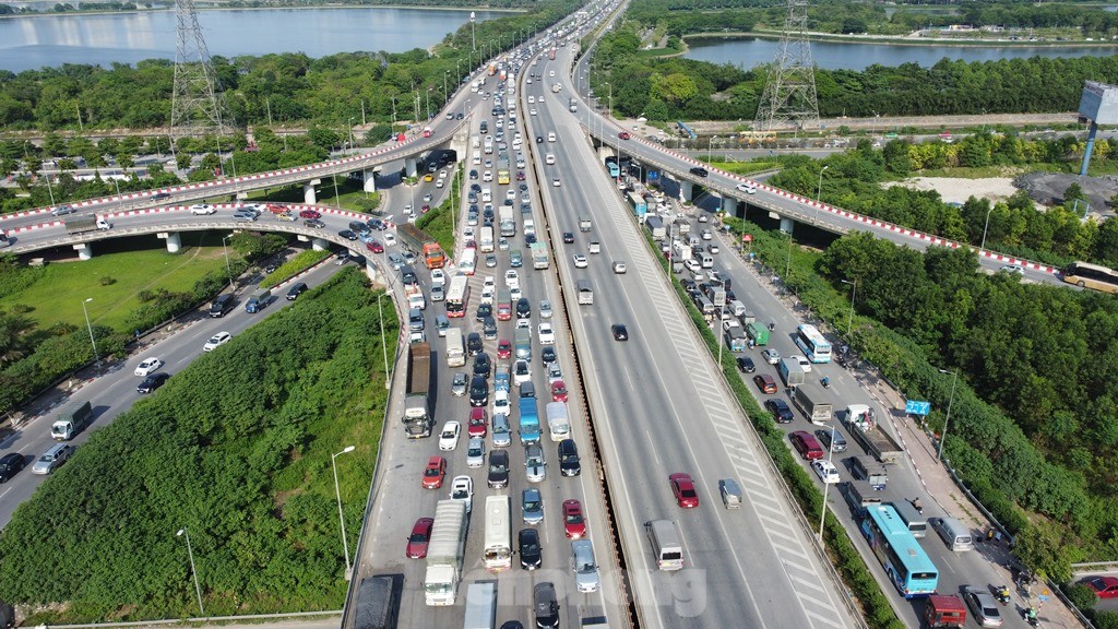 Đường Vành đai 3 trên cao Hà Nội quá tải gấp 8 lần gây ùn tắc triền miên - Ảnh 6.