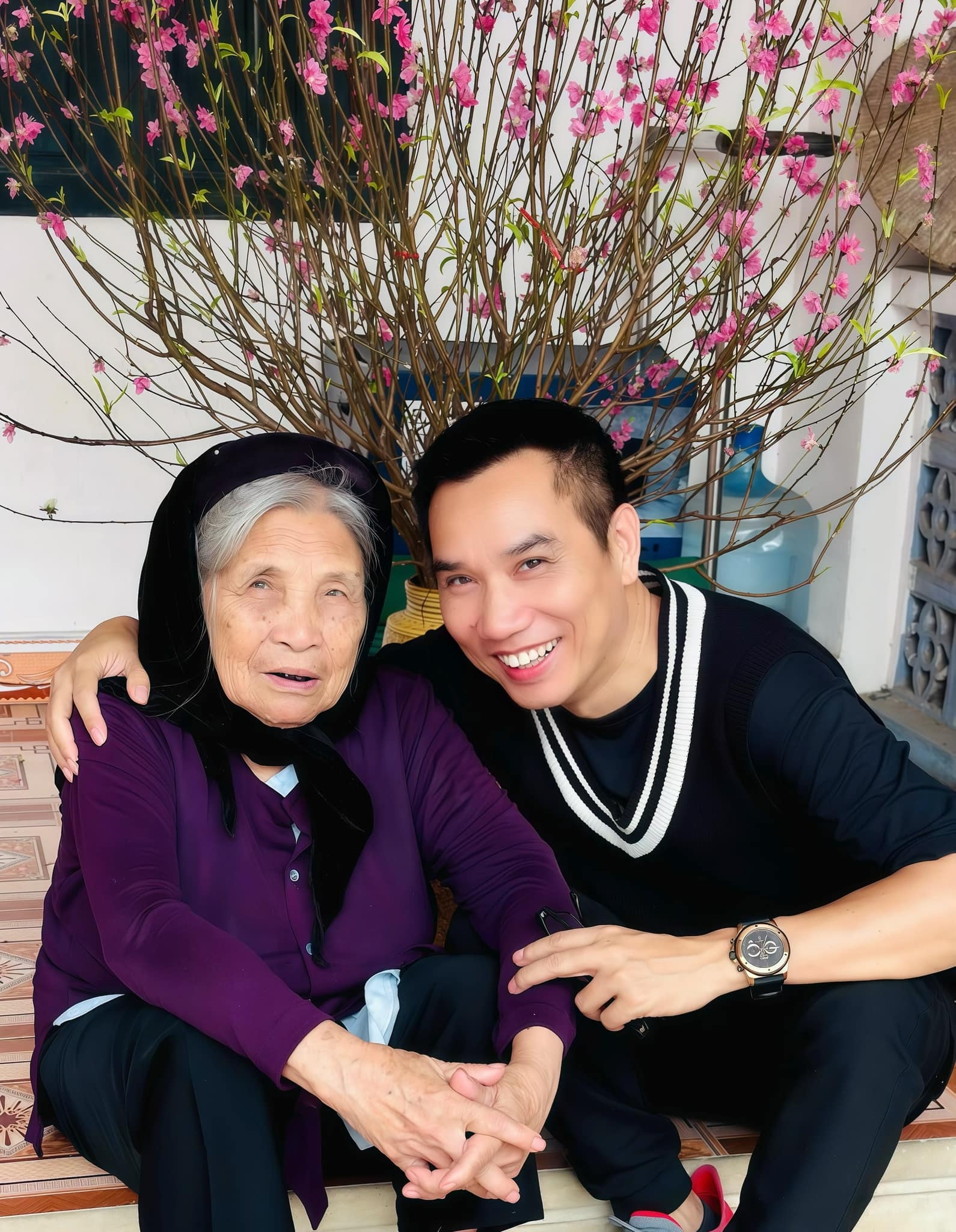 MC Ngô Bá Lục đau đớn thông báo U Soạn qua đời, hàng trăm nghệ sĩ chia buồn: "Sốc quá" - Ảnh 2.