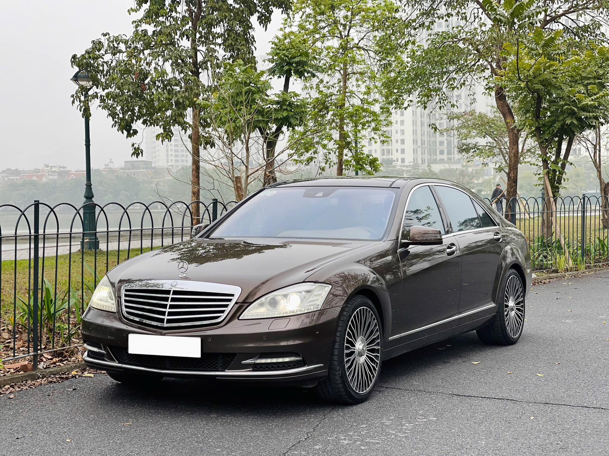 Mercedes-Benz S 500 hơn 14 năm rao bán giá 500 triệu: Xe chạy 100.000km, người bán cam kết 'tặng xe' nếu tua odo - Ảnh 2.