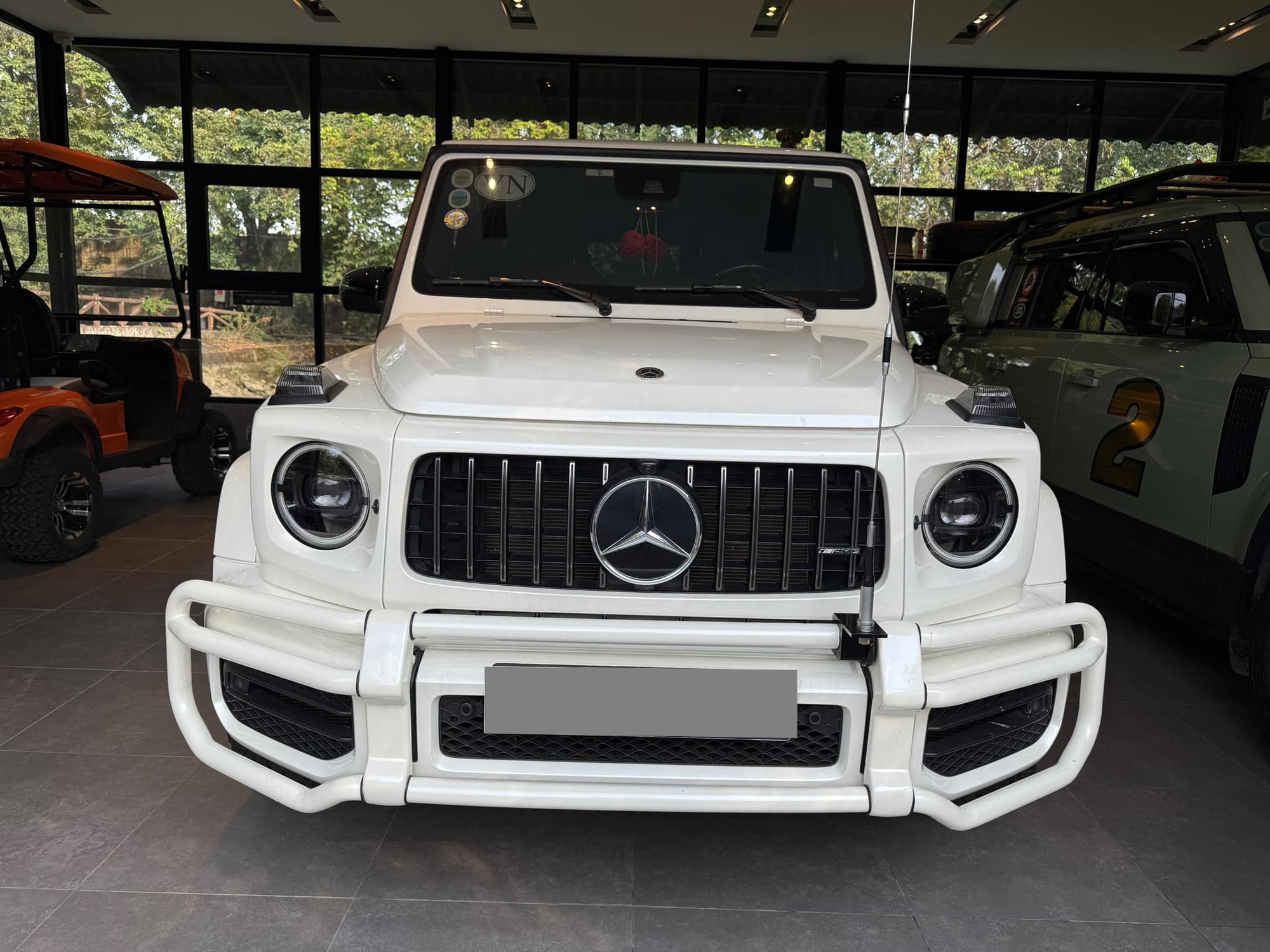 Dân chơi 9x chuyên lái xe xuyên lục địa rao bán Mercedes-AMG G 63: Có 'option' duy nhất tại Việt Nam, muốn mua phải có chứng chỉ- Ảnh 6. Dân chơi 9x chuyên lái xe xuyên lục địa rao bán Mercedes-AMG G 63: Có 'option' duy nhất tại Việt Nam, muốn mua phải có chứng chỉ- Ảnh 6.
