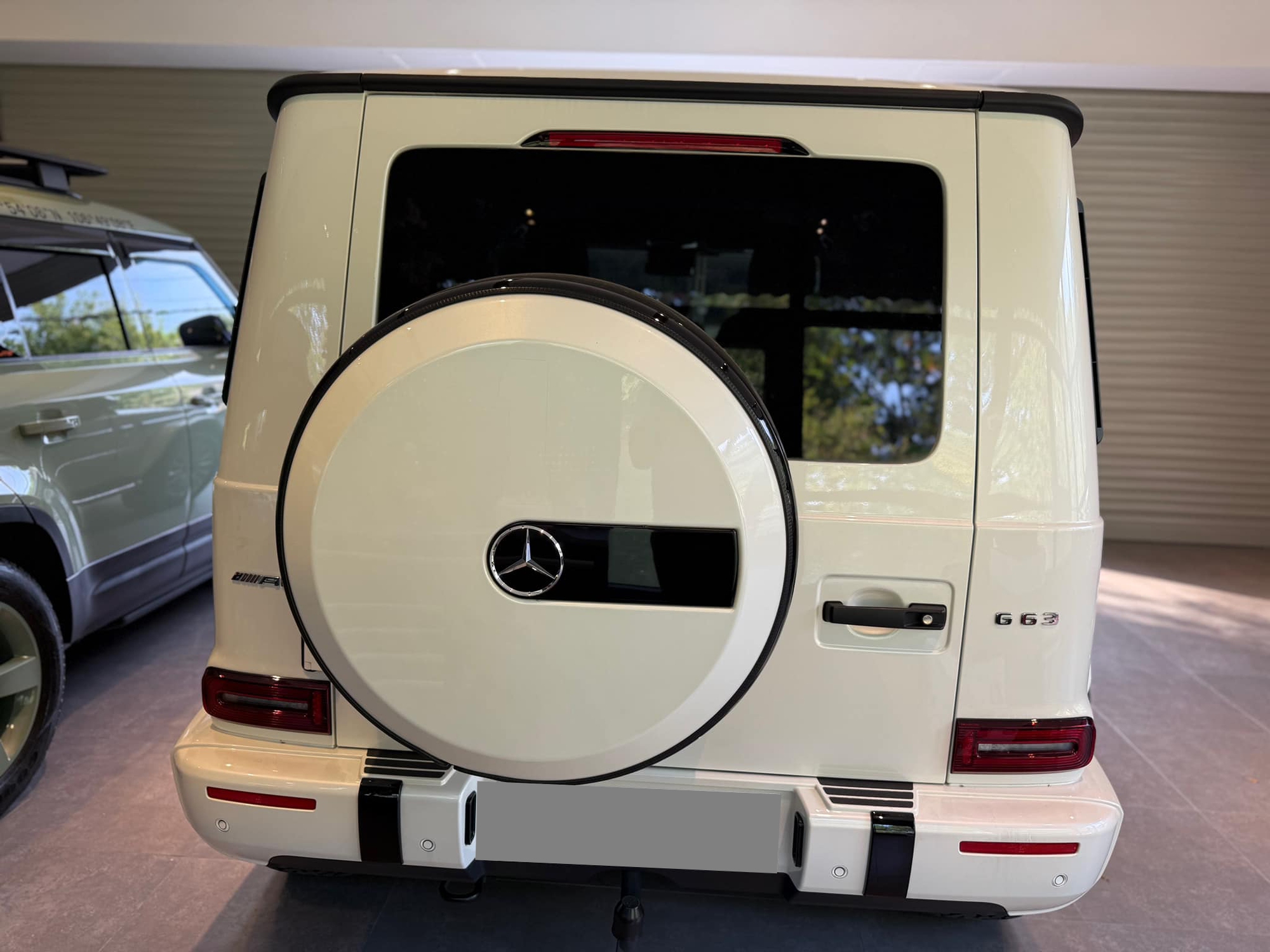 Dân chơi 9x chuyên lái xe xuyên lục địa rao bán Mercedes-AMG G 63: Có 'option' duy nhất tại Việt Nam, muốn mua phải có chứng chỉ- Ảnh 7. Dân chơi 9x chuyên lái xe xuyên lục địa rao bán Mercedes-AMG G 63: Có 'option' duy nhất tại Việt Nam, muốn mua phải có chứng chỉ- Ảnh 7.