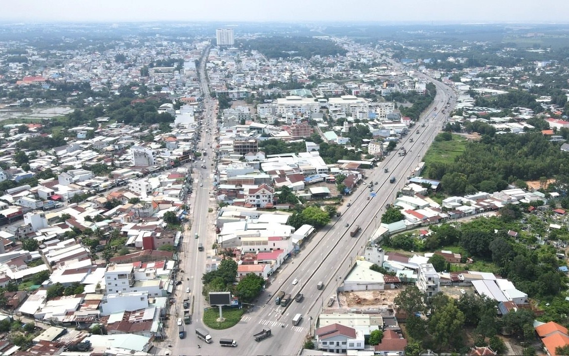Nước ASEAN giàu có lo ngại triển vọng kinh tế, vừa tìm ra "lối thoát" 20 tỷ USD - Ảnh 2.