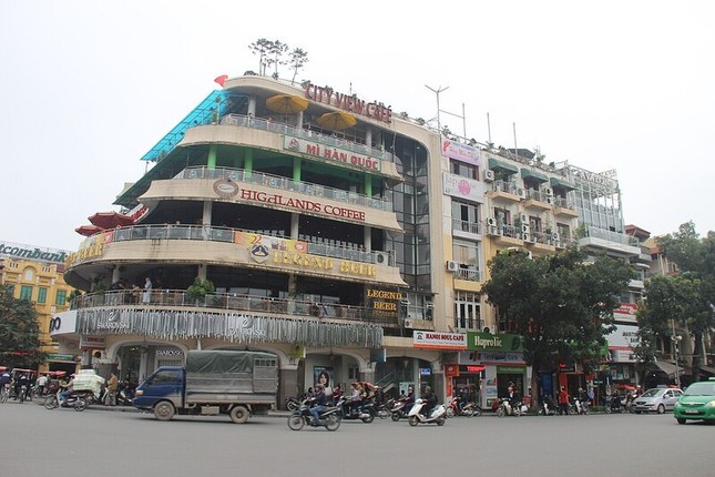 Hà Nội xem xét phá bỏ tòa nhà Hàm cá mập để tái quy hoạch - Ảnh 1.