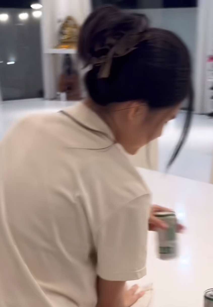 Ái nữ nhà Công Vinh - Thủy Tiên từng được giấu mặt giờ ra sao: Chiều cao “ăn đứt” mẹ, trổ mã ở tuổi 12- Ảnh 3. Ái nữ nhà Công Vinh - Thủy Tiên từng được giấu mặt giờ ra sao: Chiều cao “ăn đứt” mẹ, trổ mã ở tuổi 12- Ảnh 3.