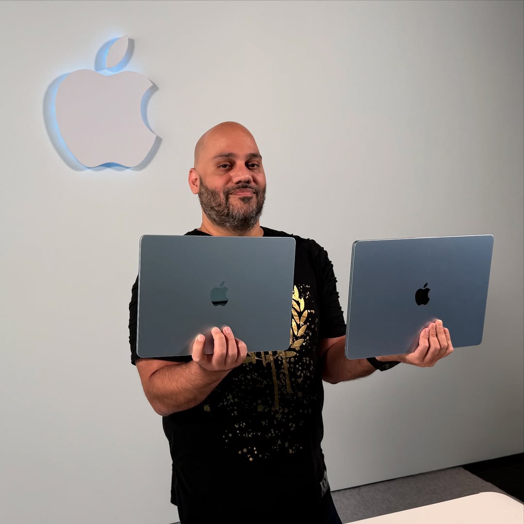 Cận cảnh MacBook Air M4 m&agrave;u Sky Blue mới: Hứa hẹn sẽ l&agrave; m&agrave;u sắc được săn đ&oacute;n nhất- Ảnh 1.