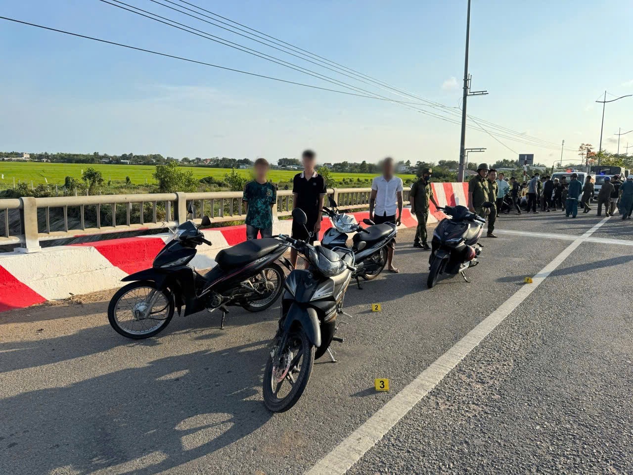 Gần 40 thanh niên mang hung khí hẹn hỗn chiến tại bà rịa - vũng tàu - Ảnh 1.