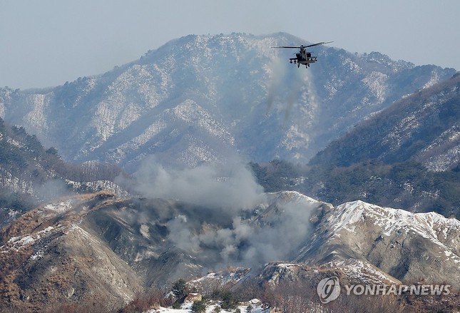 Bom rơi tr&uacute;ng khu d&acirc;n cư ở H&agrave;n Quốc do sai s&oacute;t phi c&ocirc;ng - Ảnh 1.