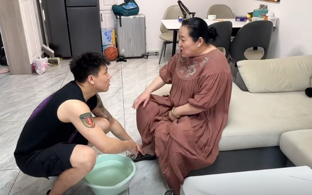 Chàng rể 28 tuổi và mẹ vợ U50 đã sống như thế nào mà dân tình ngỡ ngàng: Hiếm ai làm được!- Ảnh 3. Chàng rể 28 tuổi và mẹ vợ U50 đã sống như thế nào mà dân tình ngỡ ngàng: Hiếm ai làm được!- Ảnh 3.