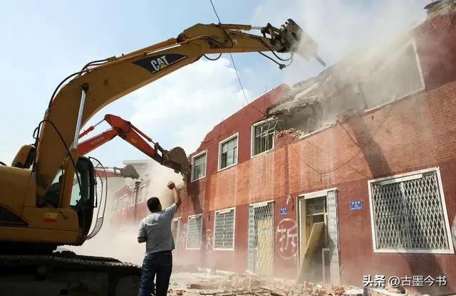 Nh&agrave; rộng chưa đến 30m2 được đền b&ugrave; 28 tỷ đồng nhưng gia chủ vẫn quyết kh&ocirc;ng di dời, lớn tiếng khẳng định: &ldquo;T&ocirc;i xứng đ&aacute;ng được bồi thường 52 tỷ&rdquo;- Ảnh 1.