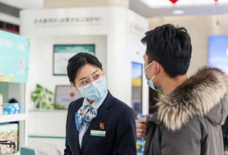 Chuyển khoản hơn 422 triệu đồng tiền ph&iacute; vay thế chấp 14,7 tỷ đồng, sau 2 th&aacute;ng, người đ&agrave;n &ocirc;ng được ng&acirc;n h&agrave;ng th&ocirc;ng b&aacute;o: &ldquo;Ch&uacute;ng t&ocirc;i kh&ocirc;ng c&oacute; nghĩa vụ phải giải ng&acirc;n tiền cho anh&rdquo;- Ảnh 1.