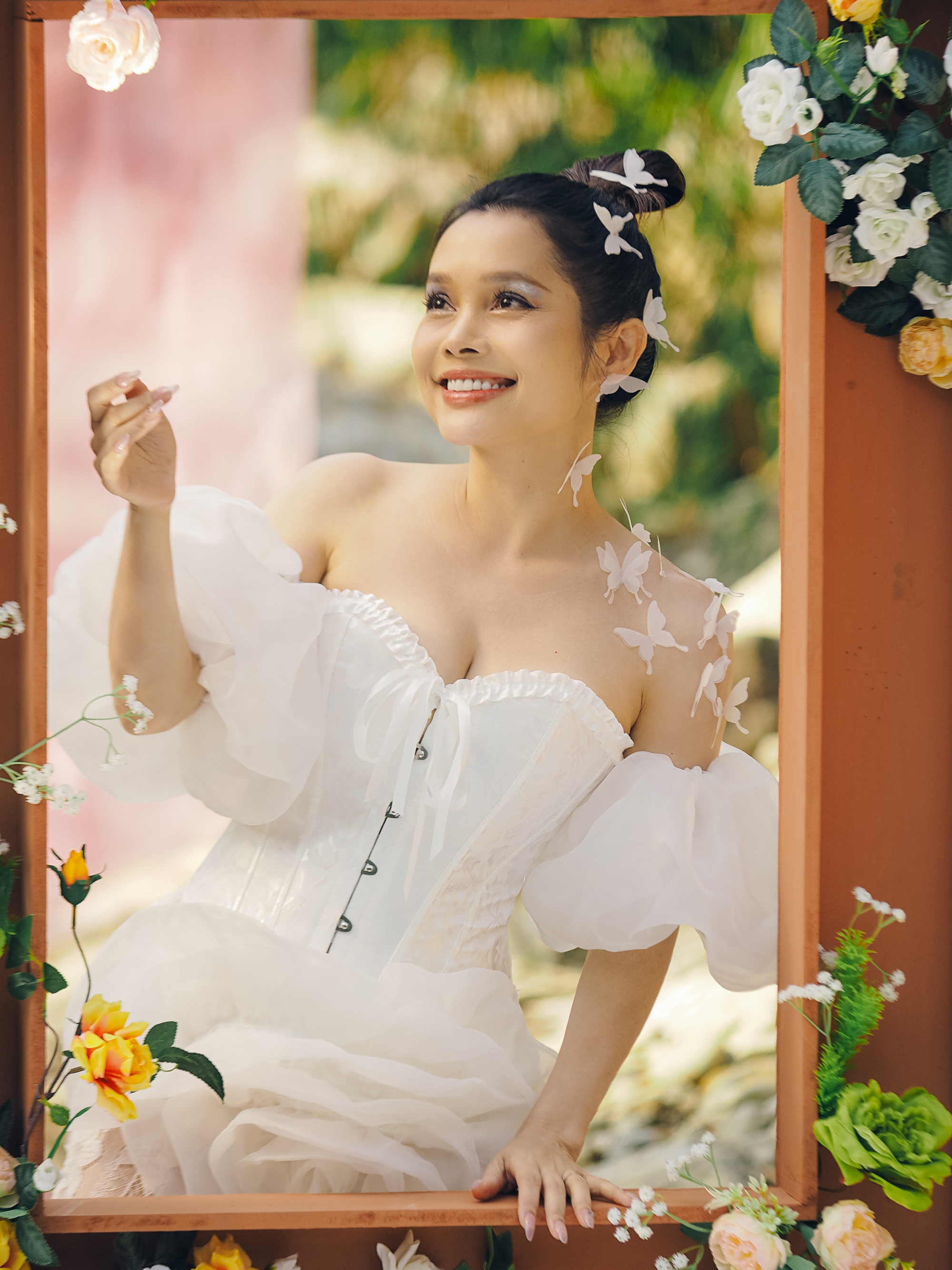 Đoàn Thúy Trang ra mắt 9 MV trong 10 ngày- Ảnh 6.