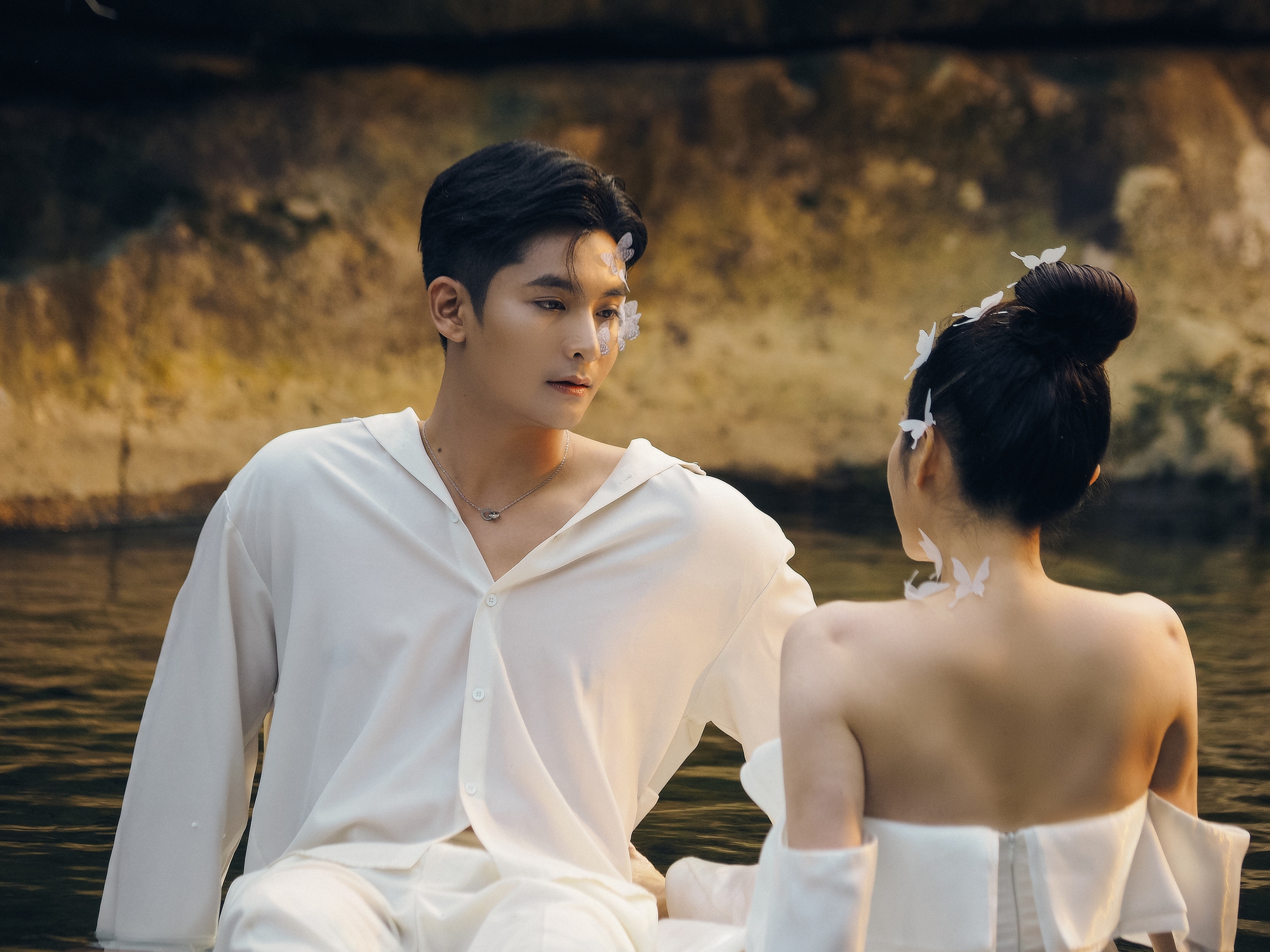 Đoàn Thúy Trang ra mắt 9 MV trong 10 ngày- Ảnh 9.