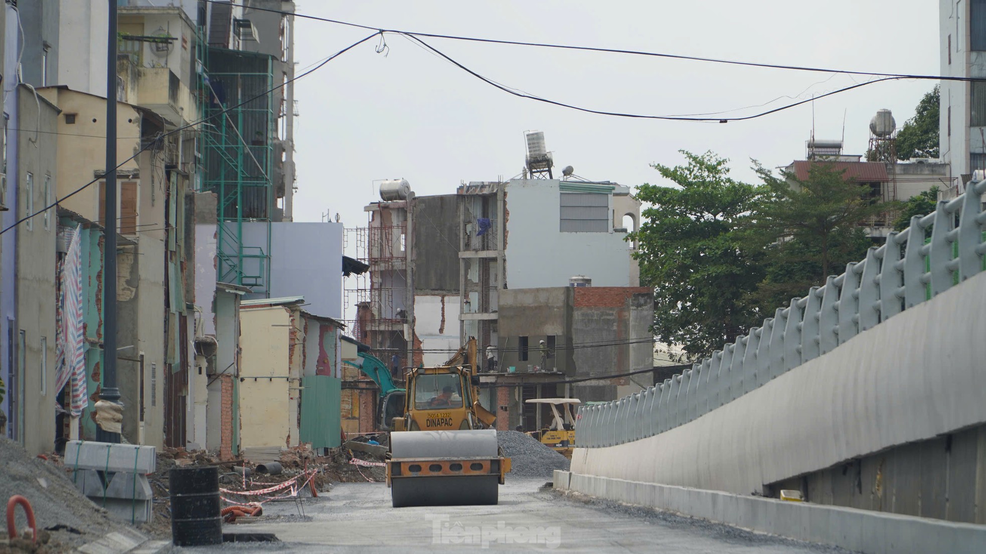 Diện mạo cầu vượt nối nhà ga T3 sân bay Tân Sơn Nhất - Ảnh 11.