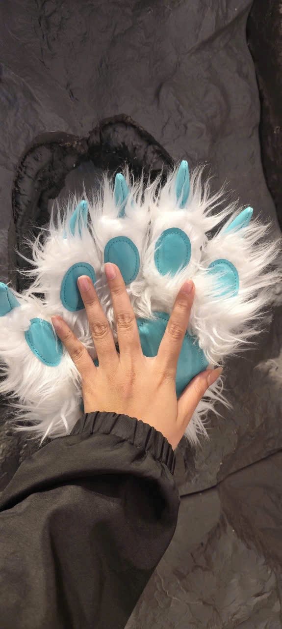 Qu&aacute;n đồ uống cho người hướng nội, kh&ocirc;ng cần giao tiếp, b&aacute;n nước qua lỗ thủng tr&ecirc;n tường: "Kh&ocirc;ng đơn vị thi c&ocirc;ng n&agrave;o hiểu &yacute; tưởng" - Ảnh 3.