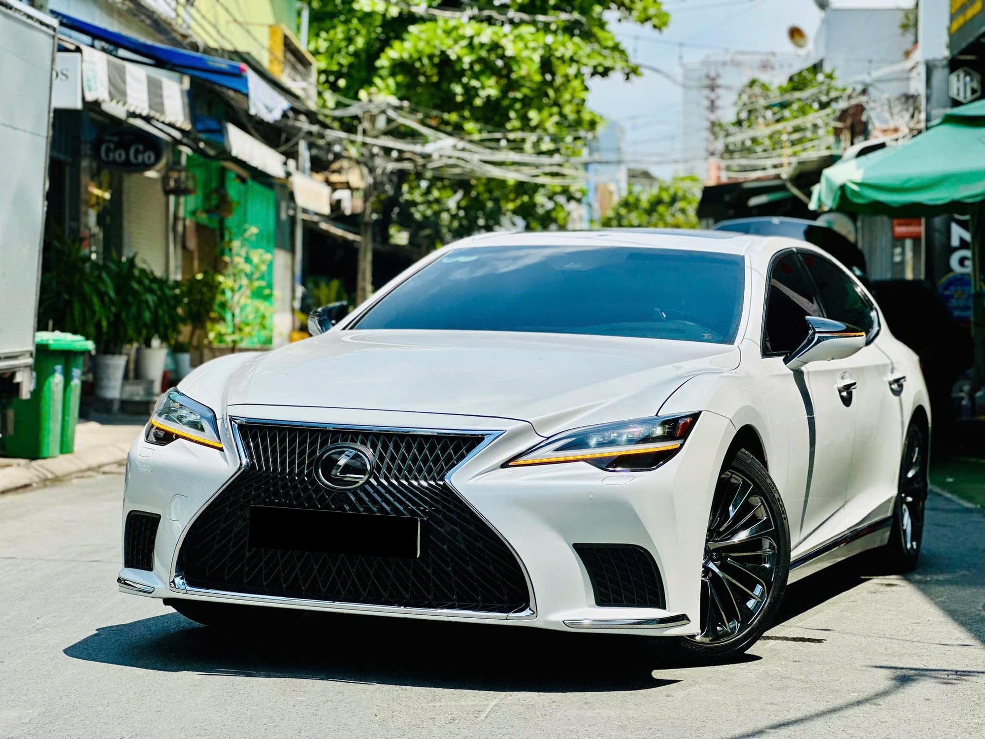 Rao Lexus LS 500 giá gần 6,2 tỷ, người bán cho biết: ‘Mua mới hơn 8 tỷ, mới chạy 17.000km’- Ảnh 2.