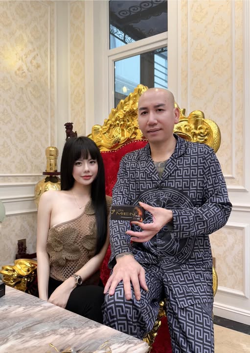 Xôn xao hình ảnh nhà máy sản xuất sản phẩm tăng cường sinh lý "công nghệ Hàn Quốc" của vợ chồng Phú Lê - Ảnh 8. Xôn xao hình ảnh nhà máy sản xuất sản phẩm tăng cường sinh lý "công nghệ Hàn Quốc" của vợ chồng Phú Lê - Ảnh 8.