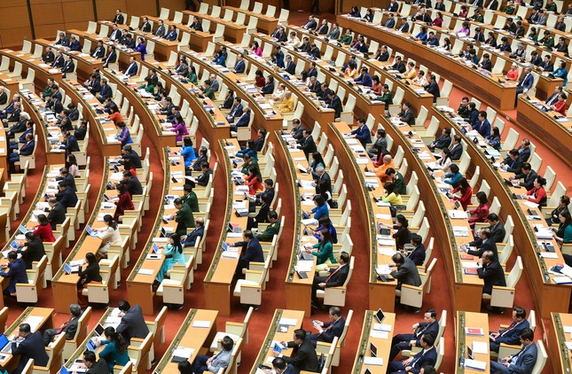 Kỳ họp Quốc hội thứ 9: Sửa đổi Hiến pháp và tổ chức bộ máy mới - Ảnh 2.