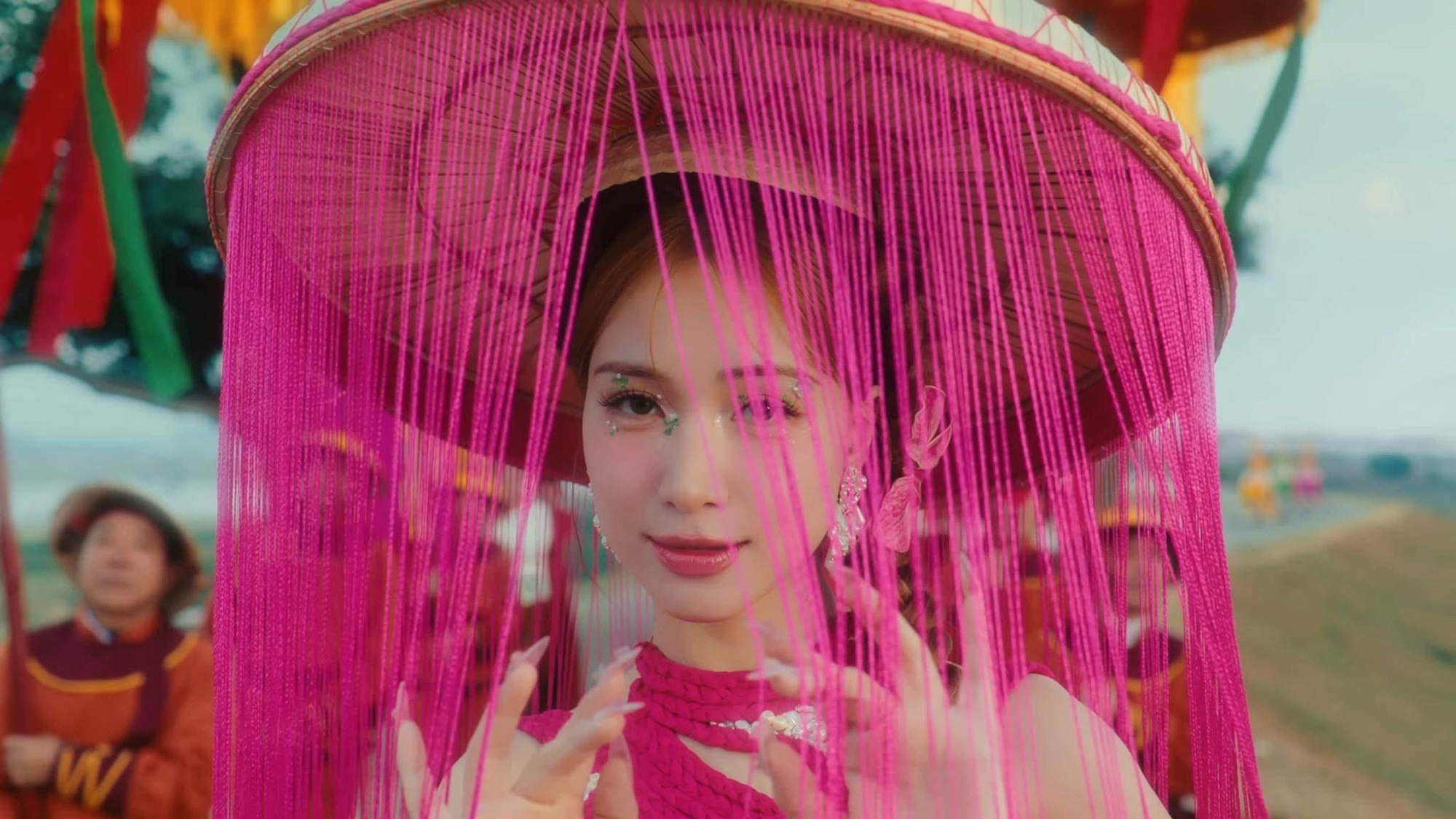 H&ograve;a Minzy trả lời về con số 8 tỷ đồng l&agrave;m MV Bắc Bling, c&aacute;t-x&ecirc; của Xu&acirc;n Hinh g&acirc;y x&ocirc;n xao- Ảnh 3.