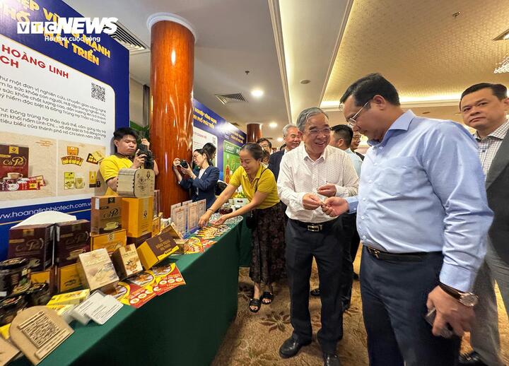 Chủ tịch TP . HCM mời doanh nhân ăn sáng , thúc đẩy tăng trưởng kinh tế TP . HCM - Ảnh 2.