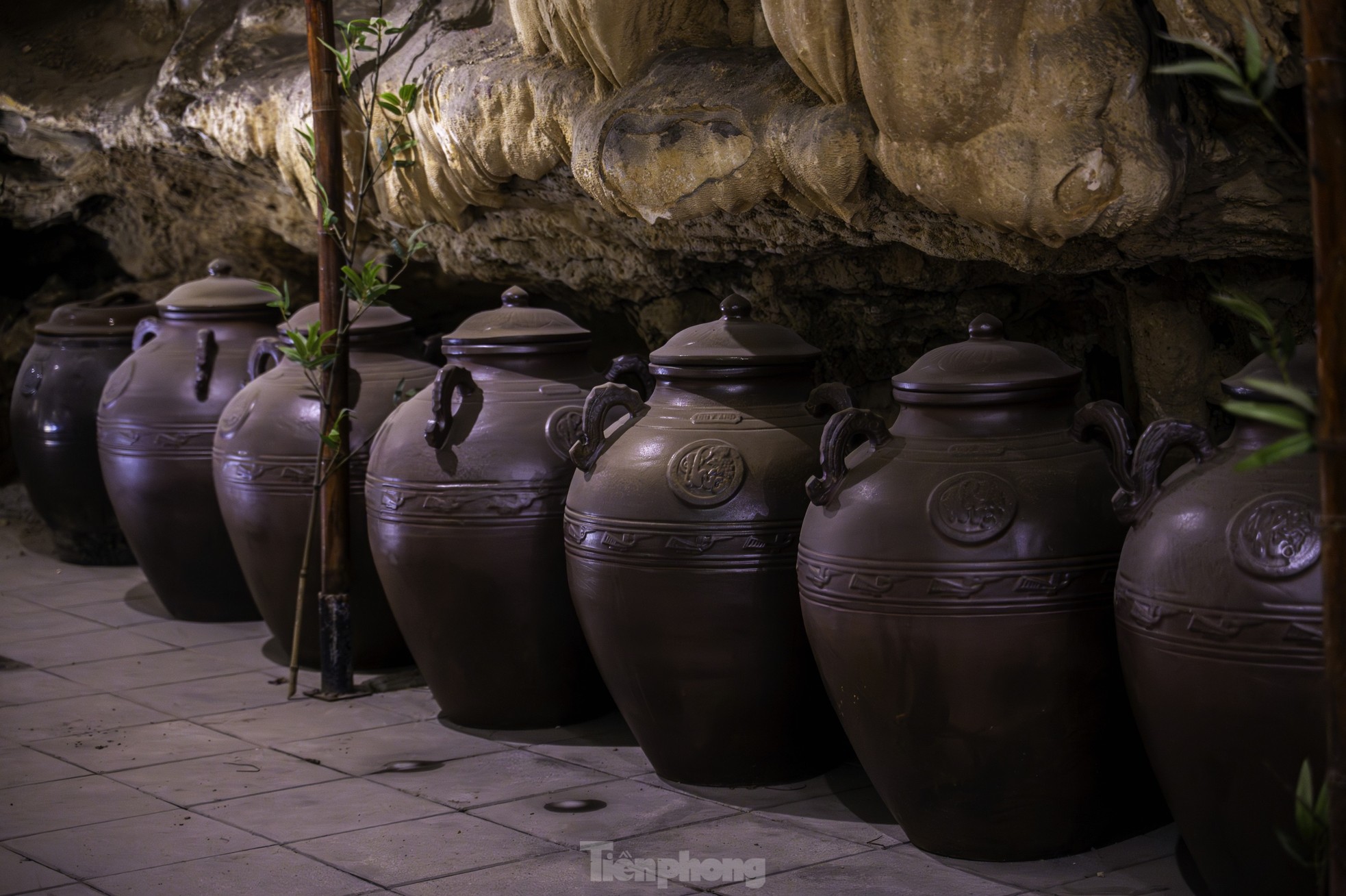 Động Cung Đình bị biến thành nơi tổ chức sự kiện gây tranh cãi - Ảnh 17.