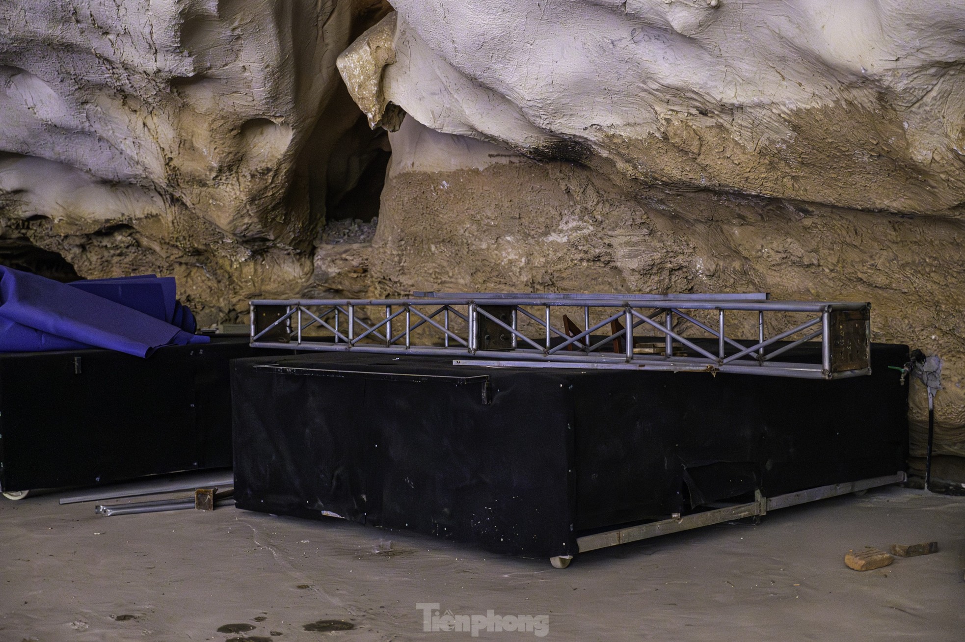 Động Cung Đình bị biến thành nơi tổ chức sự kiện gây tranh cãi - Ảnh 13.