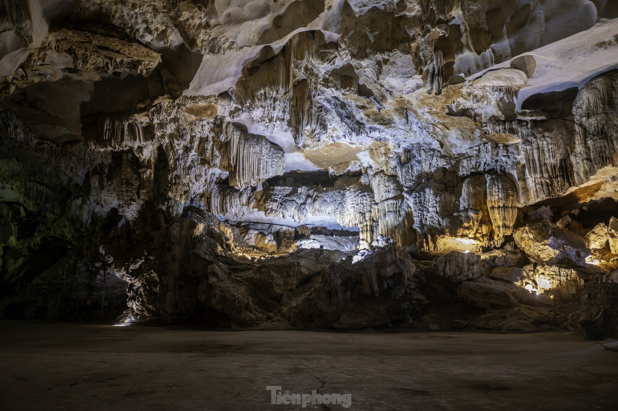 Động Cung Đình bị biến thành nơi tổ chức sự kiện gây tranh cãi - Ảnh 29.