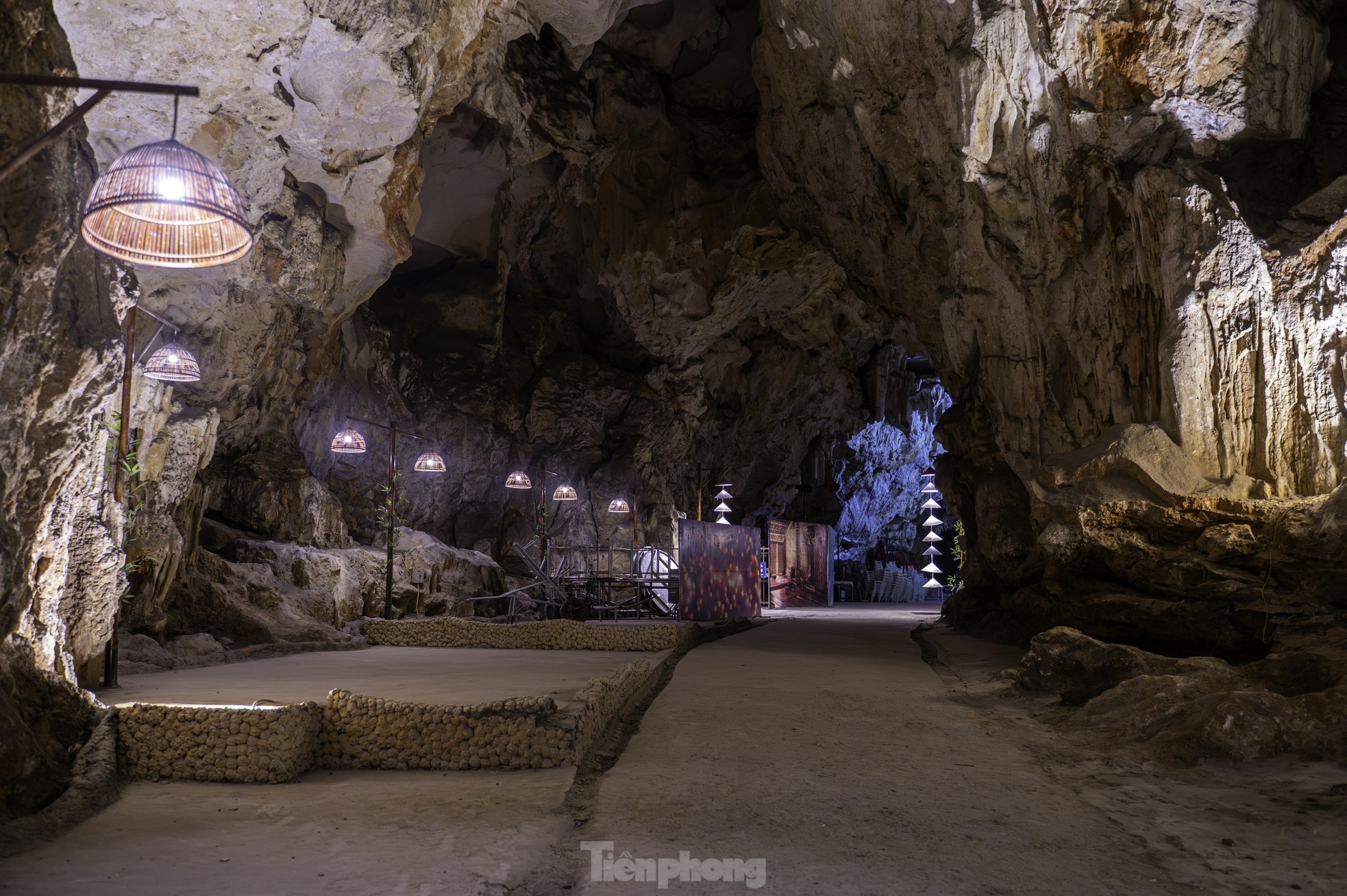 Động Cung Đình bị biến thành nơi tổ chức sự kiện gây tranh cãi - Ảnh 20.