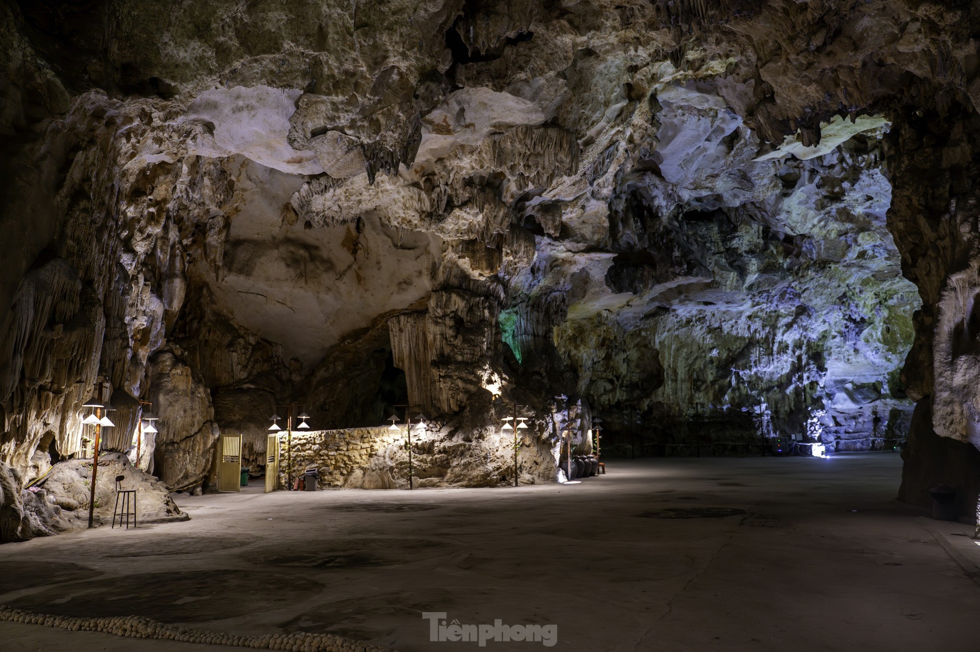 Động Cung Đình bị biến thành nơi tổ chức sự kiện gây tranh cãi - Ảnh 18.