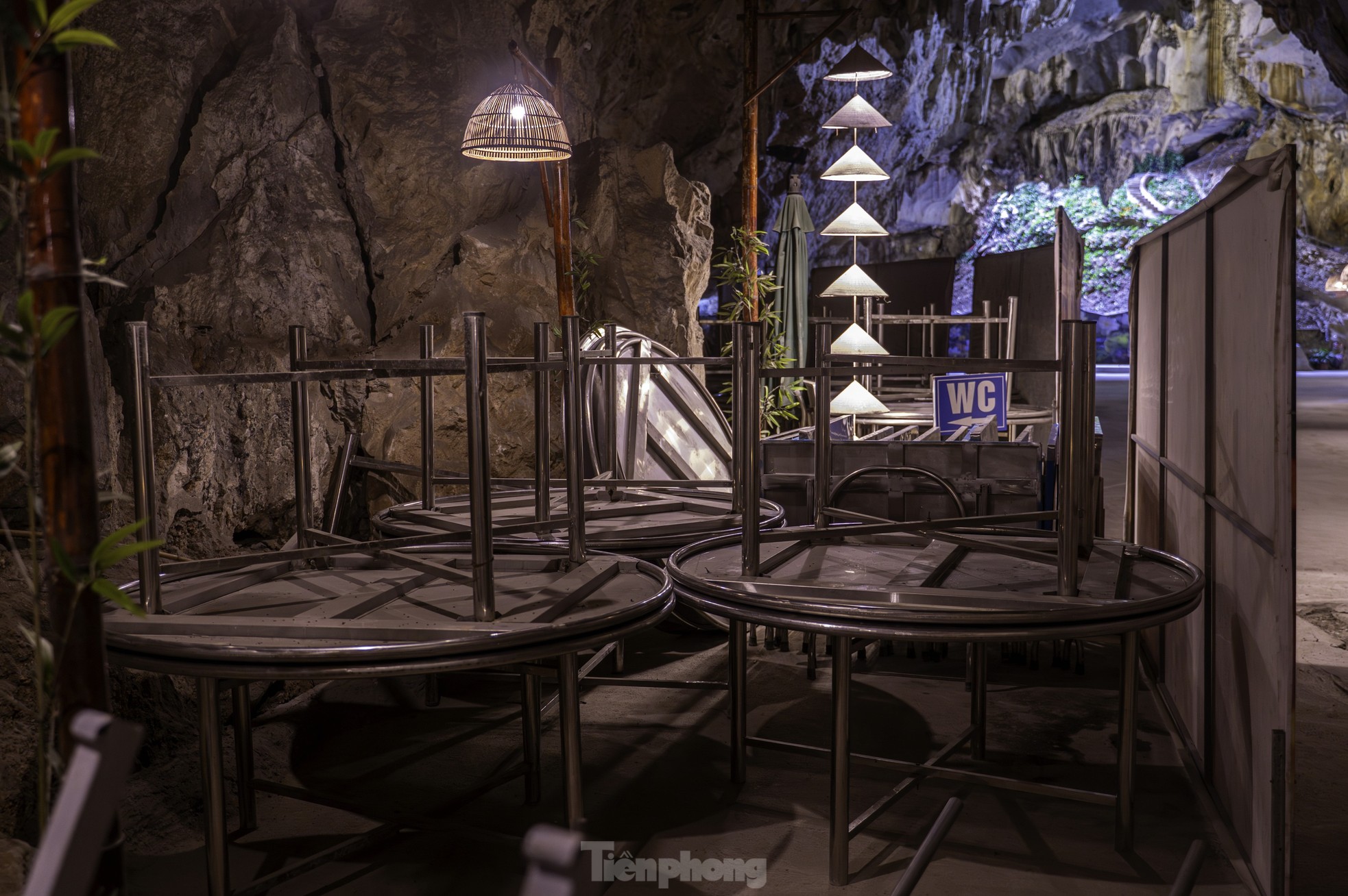 Động Cung Đình bị biến thành nơi tổ chức sự kiện gây tranh cãi - Ảnh 16.