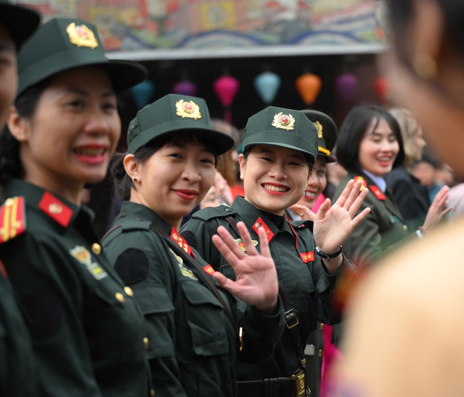 C&aacute;c nữ sĩ quan xinh đẹp Đơn vị Cảnh s&aacute;t G&igrave;n giữ h&ograve;a b&igrave;nh số 1 Việt Nam- Ảnh 11.
