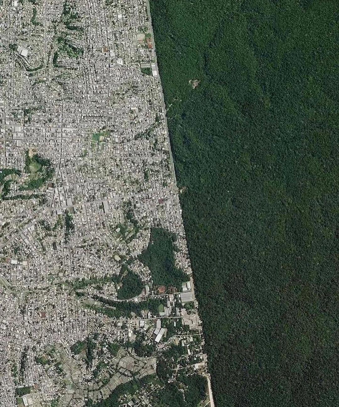 Bức ảnh ghi lại sự tương phản đ&aacute;ng kinh ngạc tr&ecirc;n tr&aacute;i đất ch&uacute;ng ta đang sống: &ldquo;Kh&ocirc;ng nơi n&agrave;o đặc biệt bằng&rdquo; - Ảnh 2.