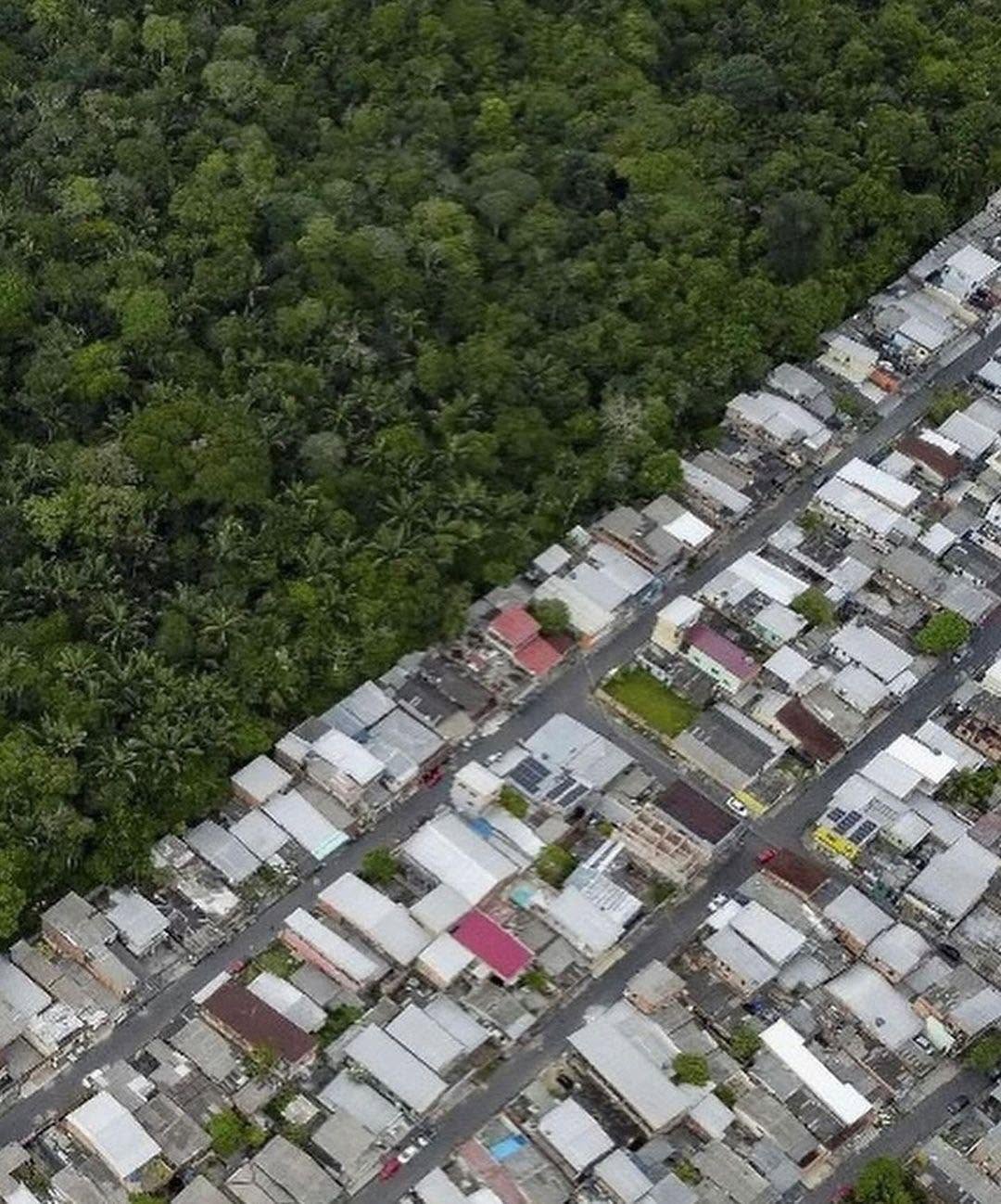 Bức ảnh ghi lại sự tương phản đ&aacute;ng kinh ngạc tr&ecirc;n tr&aacute;i đất ch&uacute;ng ta đang sống: &ldquo;Kh&ocirc;ng nơi n&agrave;o đặc biệt bằng&rdquo; - Ảnh 3.