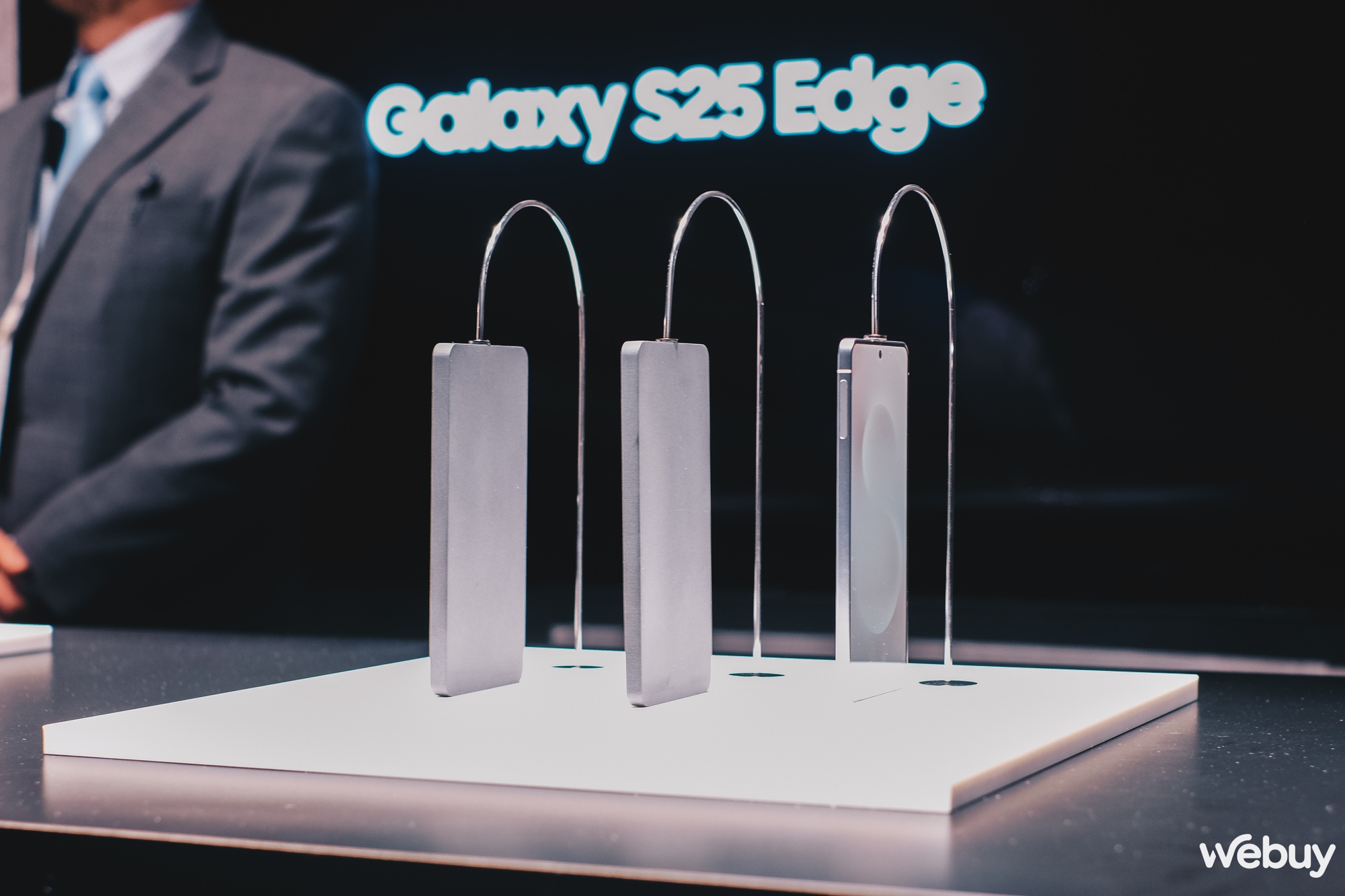 Chốt thông số Galaxy S25 Edge: Mỏng 5.84mm, màn hình to như Galaxy S25+ nhưng nhẹ ngang Galaxy S25 cỡ nhỏ- Ảnh 5.