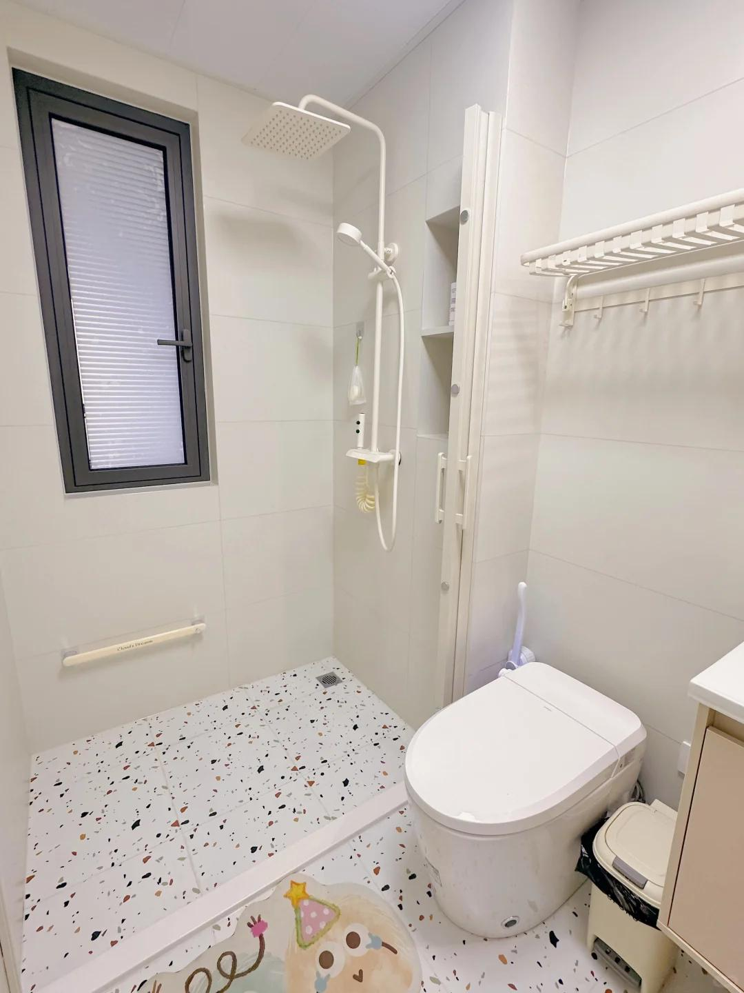 Sau khi nhìn nhà hàng xóm, tôi chỉ muốn đập đi xây lại phòng tắm nhà mình!- Ảnh 2. Sau khi nhìn nhà hàng xóm, tôi chỉ muốn đập đi xây lại phòng tắm nhà mình!- Ảnh 2.