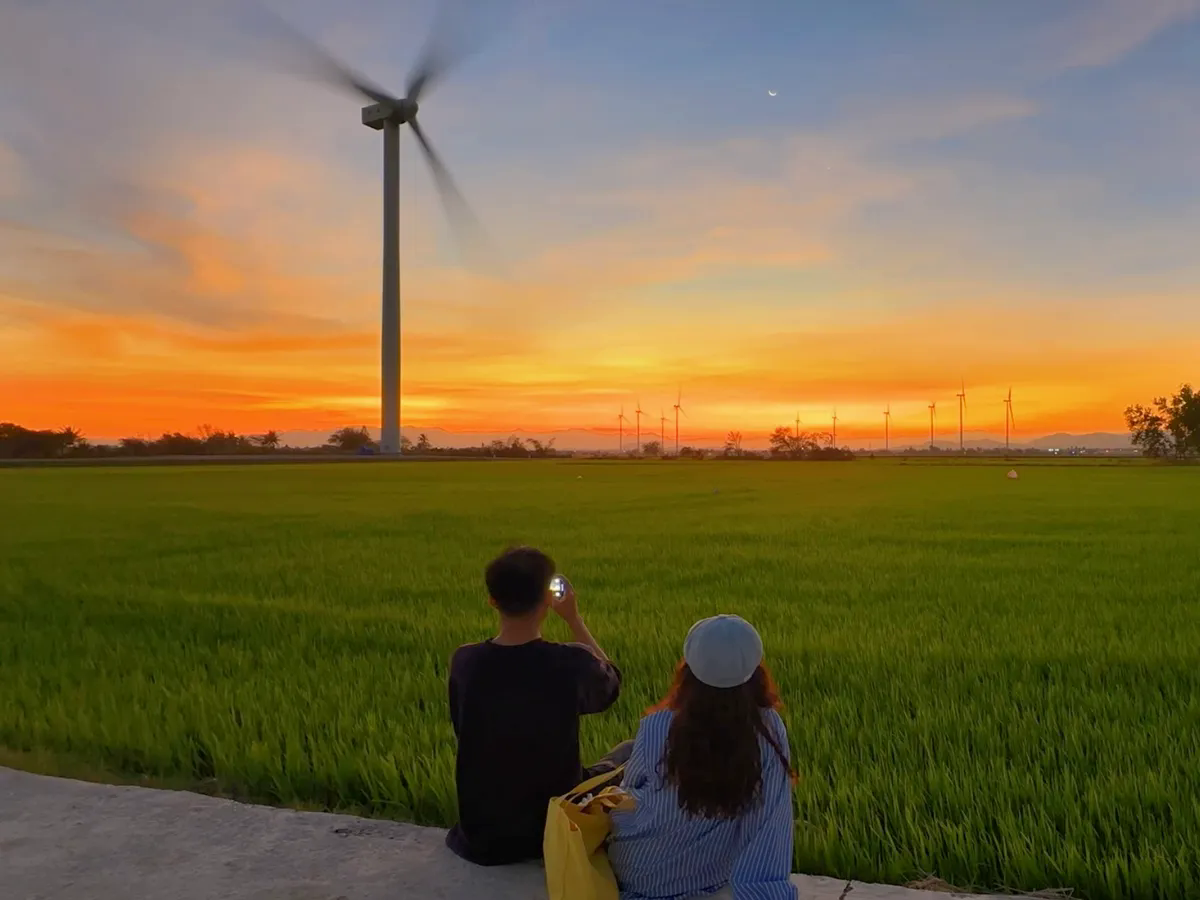 Cánh đồng điện gió ở Ninh Thuận có gì mà hút khách đến thế? - Ảnh 6. Cánh đồng điện gió ở Ninh Thuận có gì mà hút khách đến thế? - Ảnh 6.