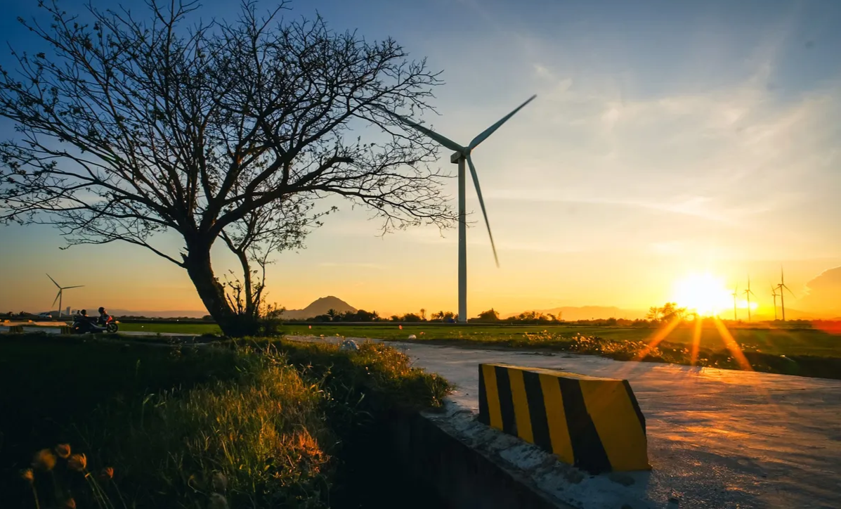 Cánh đồng điện gió ở Ninh Thuận có gì mà hút khách đến thế? - Ảnh 2. Cánh đồng điện gió ở Ninh Thuận có gì mà hút khách đến thế? - Ảnh 2.