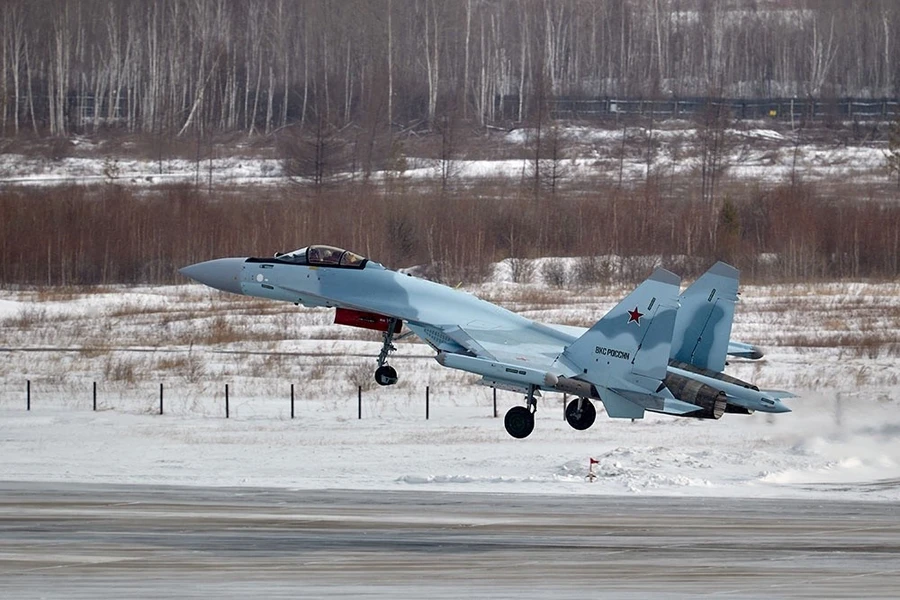 L&ocirc; su - 3 5s đầu ti&ecirc;n năm 2025 b&agrave;n giao cho Lực lượng H&agrave;ng kh&ocirc;ng Vũ trụ Nga - Ảnh 1.