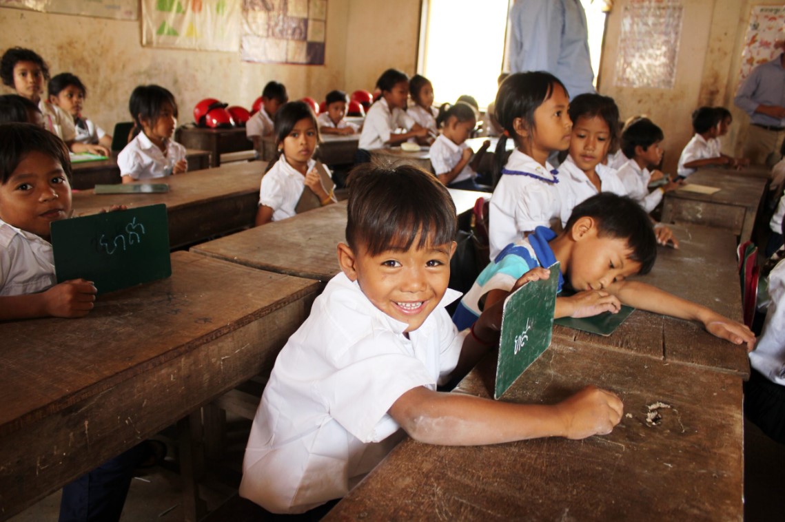 Đăng Tiktok "ảnh hưởng đến danh dự và phẩm cách" của quân đội, chuẩn tướng Campuchia bị xem xét kỷ luật - Ảnh 2.